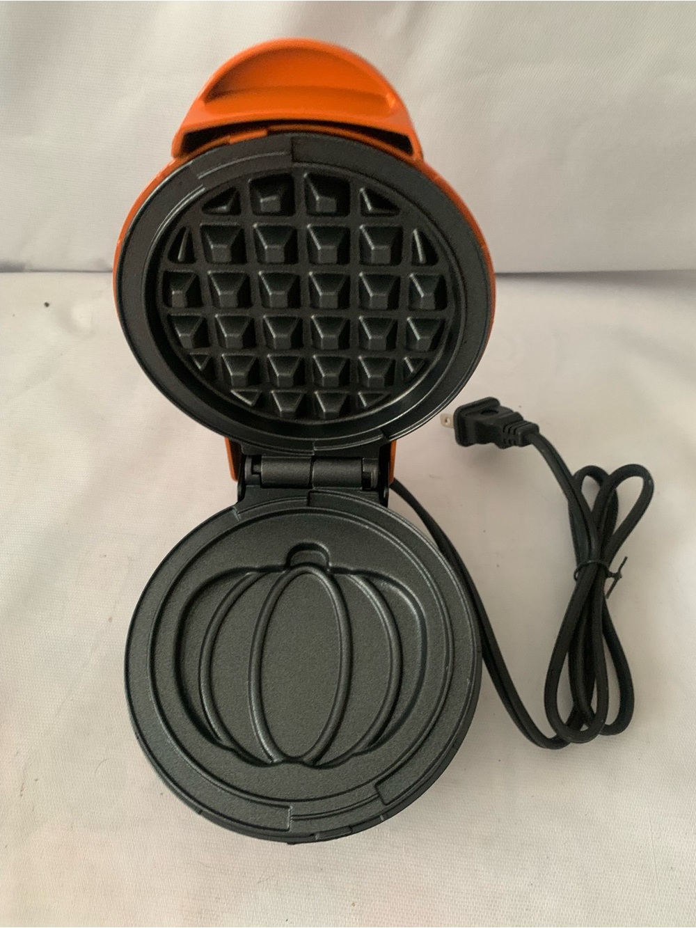Dash Mini Pumpkin Waffle Maker Orange New without Box Halloween Fall  5”